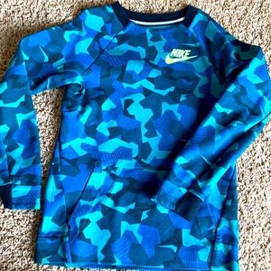 Nike NEW Boys kangaroo pocket, thick pullover sweatshirt . Blue design Sz S
